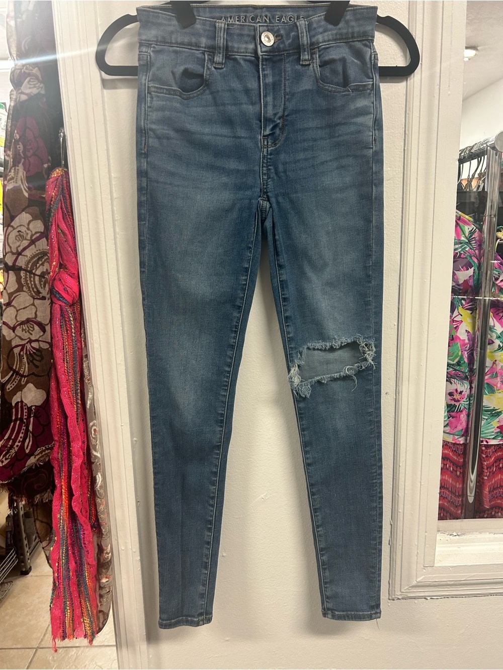 American Eagle Outfitters Blue Distressed High-Rise Skinny Jeans size 2